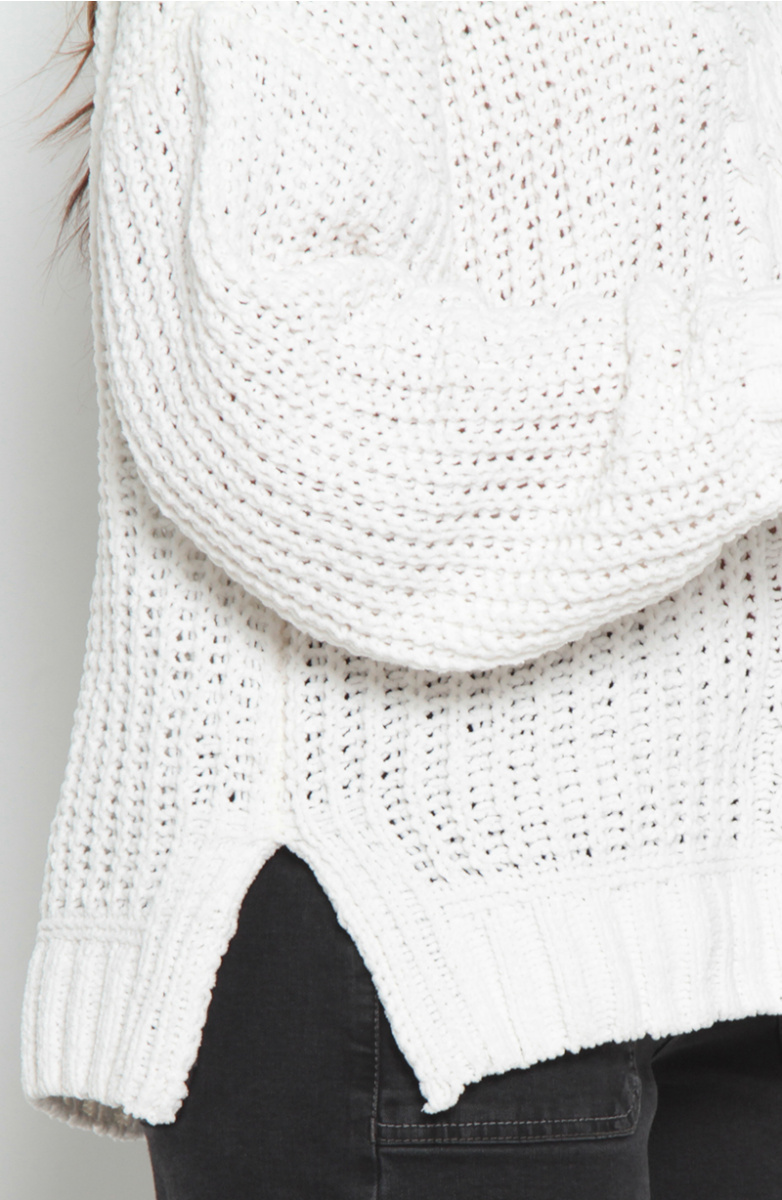 SWEATER CHENILLE MANGA LARGA ESCOTE V