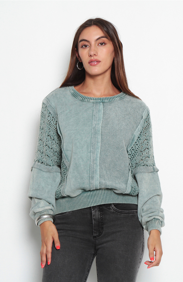 SWEATER MANGA LARGA SOLIDO CON APLICACION