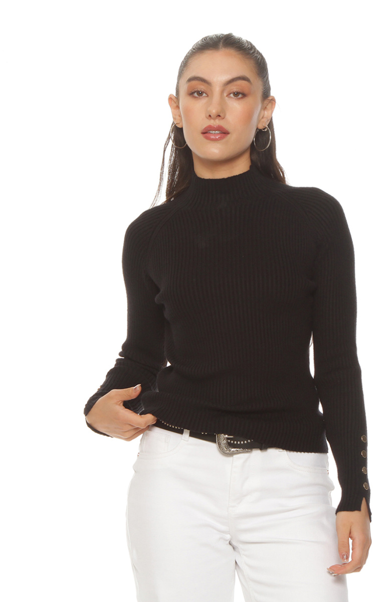 SWEATER MANGA LARGA CON CUELLO ALTO Y BOTONES EN PU?O