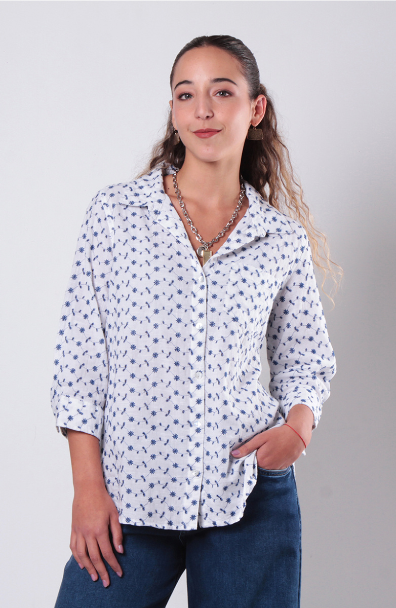 BLUSA MANGA 3/4 ABOTONADA EN DELANTERO CON BOLSILLO