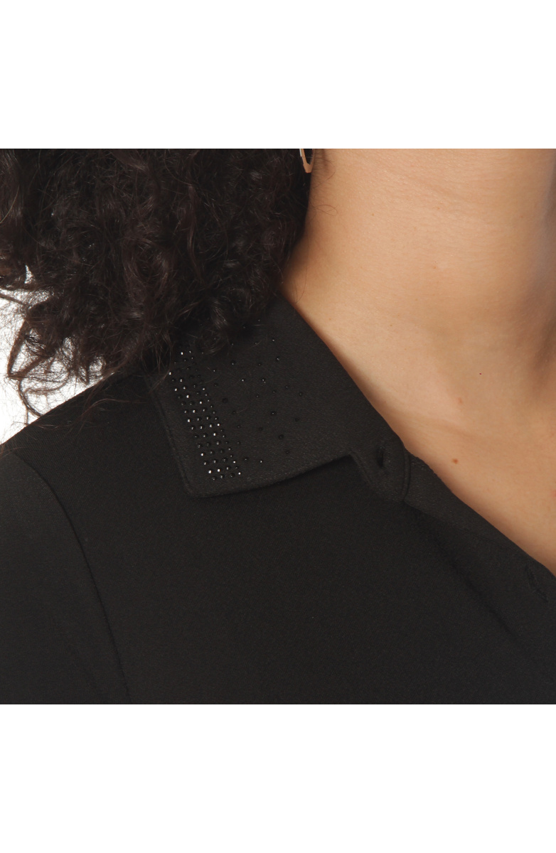 BLUSA MANGA LARGA ABOTONADA EN DELANTERO CON APLICACION EN CUELLO