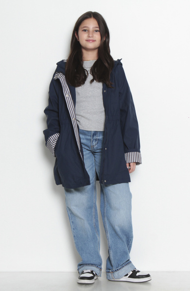 CHAQUETA IMPERMEABLE MANGA LARGA CON CAPUCHA NI?ITA