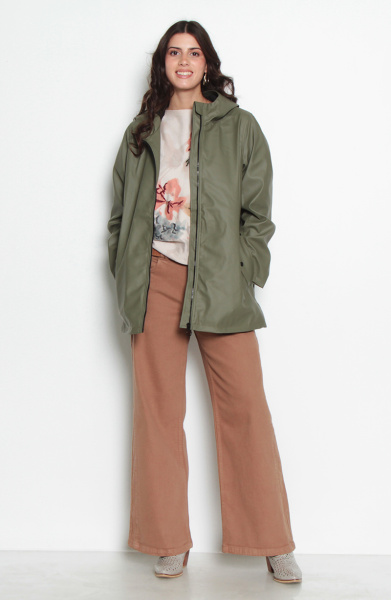 CHAQUETA IMPERMEABLE MANGA LARGA CON CAPUCHA