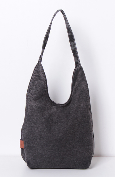 BOLSO DENIM CON BROCHE