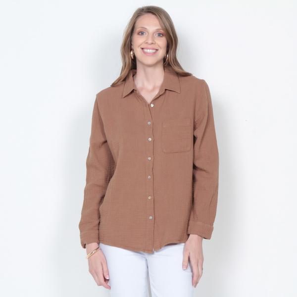 BLUSA MANGA LARGA SOLIDA CUELLO CAMISERO BOLSILLO DELANTERO