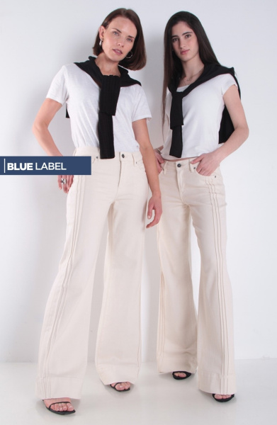 Jeans Flare Tiro Medio Pretina Basica 1 Boton