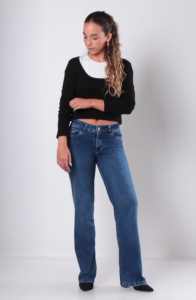 JEANS PUSH UP RECTO TIRO MEDIO PRETINA BASICA UN BOTON