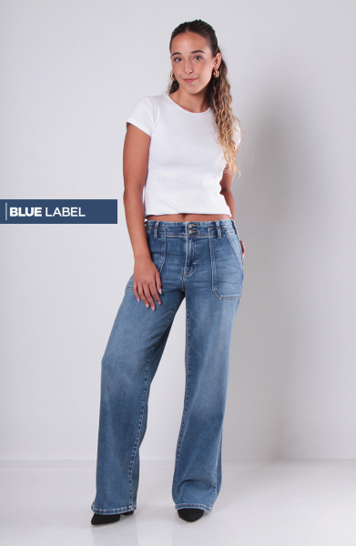 JEANS RECTO TIRO ALTO PRETINA MEDIA 2 BOTONES
