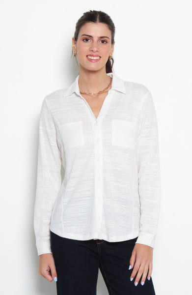 BLUSA MANGA LARGA ABOTONADA EN DELANTERO CON BOLSILLO ESCOTE V