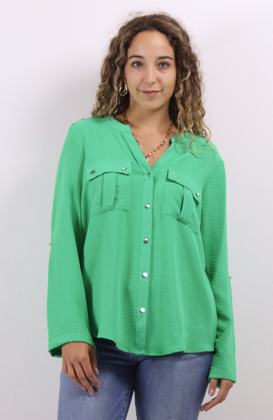 BLUSA MANGA LARGA ABOTONADA EN DELANTERO CON BOLSILLO ESCOTE V