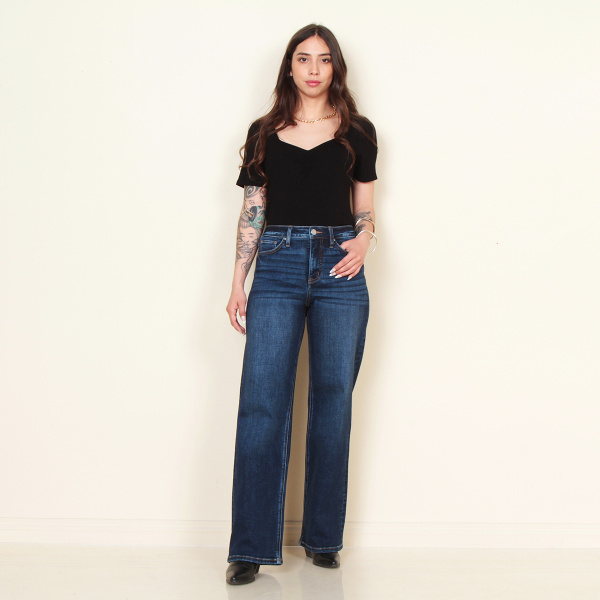 JEANS WIDE LEG TIRO ALTO PRETINA BASICA 1 BOTON