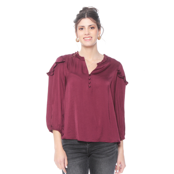 BLUSA MANGA LARGA SATINADA CON ALICACION EN ESCOTE Y MANGAS.