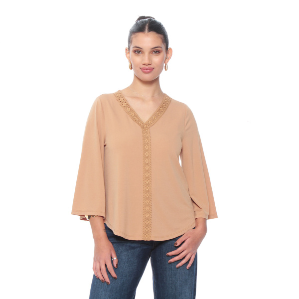 BLUSA MANGA 3/4 SOLIDO ESCOTE V CON APLICACION