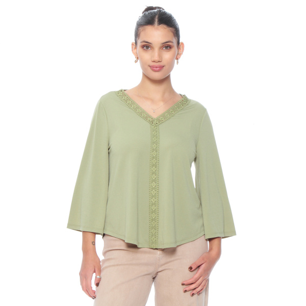 BLUSA MANGA 3/4 SOLIDO ESCOTE V CON APLICACION
