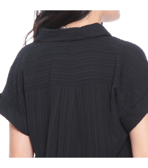 BLUSA MANGA CORTA SOLIDA ABOTONADA EN DELANTERO Y NUDO