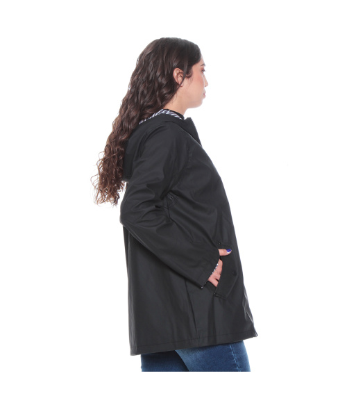 CHAQUETA IMPERMEABLE MANGA LARGA CON CAPUCHA