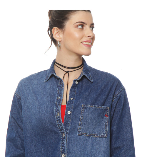 BLUSA DENIM MANGA LARGA ABOTONADA EN DELANTERO  CON BOLSILLO