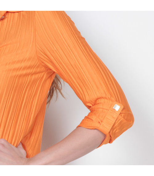 BLUSA MANGA 3/4 PLISADA ABOTONADA EN EL DELANTERO
