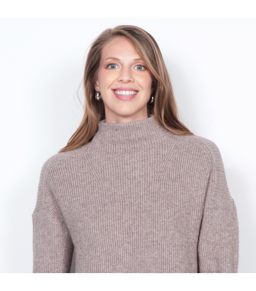 SWEATER MANGA LARGA SOLIDO CON CUELLO ALTO