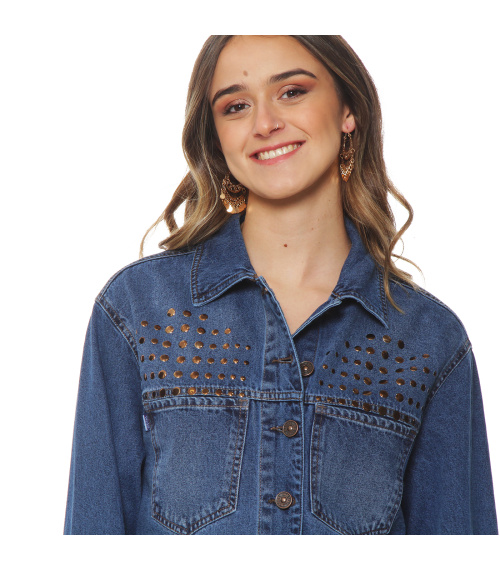 CHAQUETA DENIM OVERSIZE CUELLO CAMISERO APLICACION STRASS
