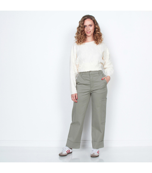 PANTALON CARGO TIRO ALTO PRETINA BASICA CON BASTA DOBLADA