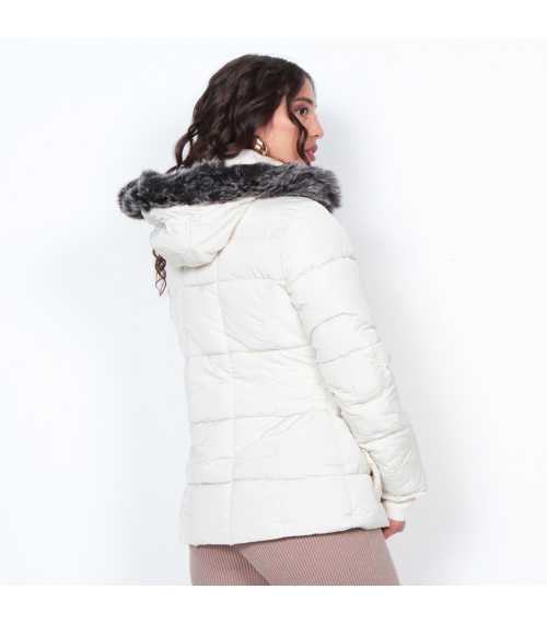 PARKA MANGA LARGA CON IEL EN CAPUCHA Y BOLSILLOS CON TAPETAS