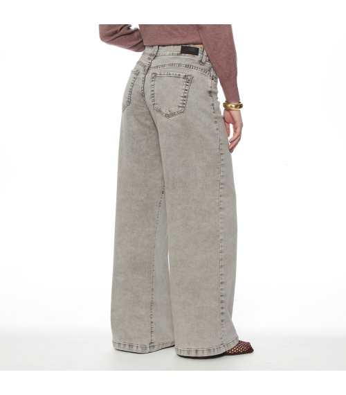 JEANS WIDE LEG TIRO ALTO PRETINA BASICA 1 BOTON