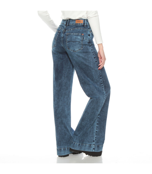 JEANS WIDE LEG TIRO ALTO PRETINA BASICA 1 BOTON PUSH UP