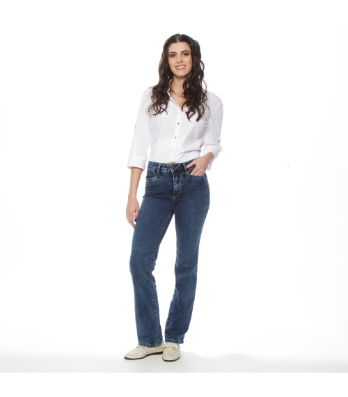 JEANS CLASICO RECTO TIRO ALTO PRETINA BASICA CON UN BOTON