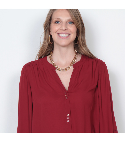 BLUSA MANGA LARGA SOLIDA ESCOTE MAO ABOTONADA EN DELANTERO