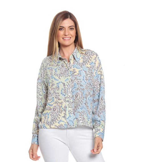 BLUSA ESTAMPADA CON CUELLO CAMISERO