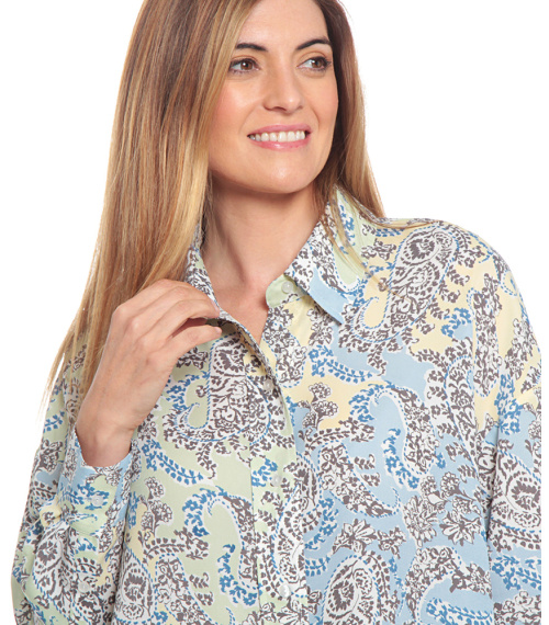 BLUSA ESTAMPADA CON CUELLO CAMISERO