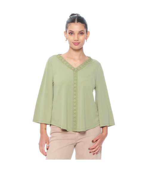 BLUSA MANGA 3/4 SOLIDO ESCOTE V CON APLICACION