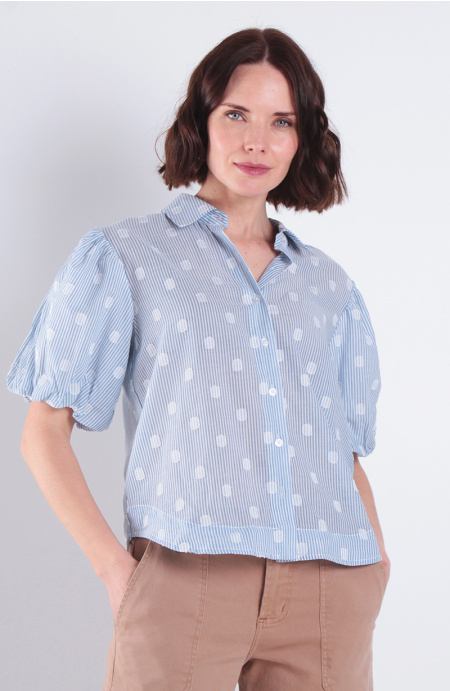 Blusa Manga Corta Estampada Abotonada En Delantero Con Cuello