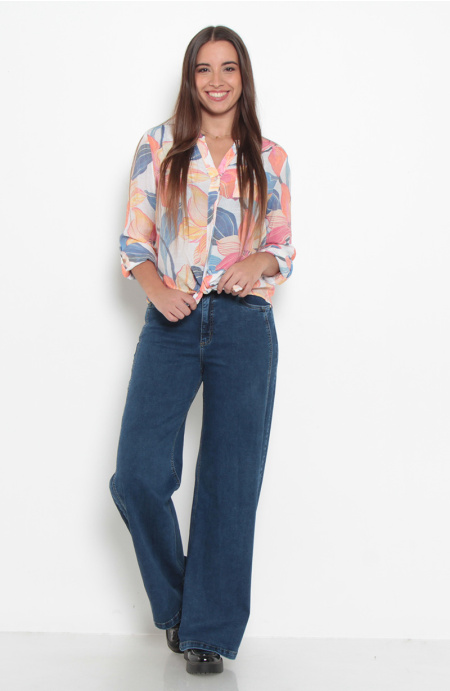 BLUSA MANGA LARGA ESTAMPADA ABOTONADA EN DELANTERO CON BOLSILLO
