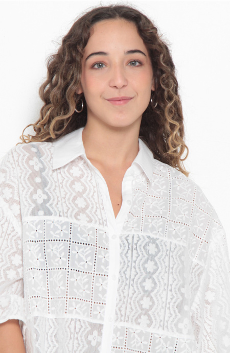 BLUSA MANGA CORTA EMBROIDERY ABOTONADA EN DELANTERO