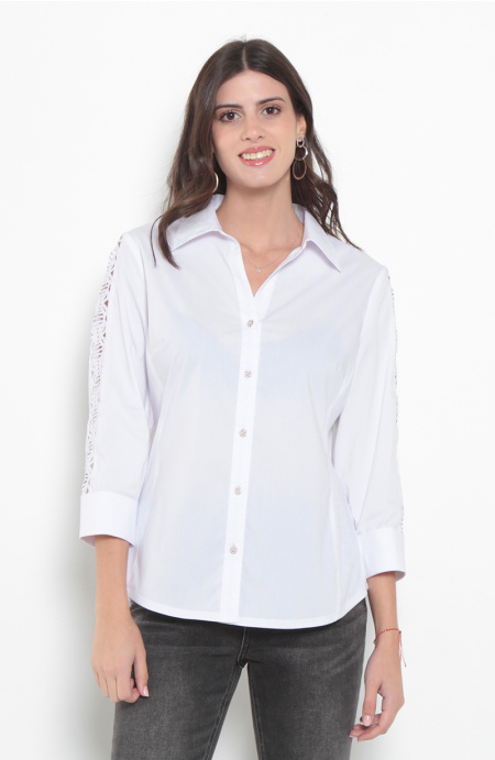 Blusa Manga 3/4 Abotonada En Delantero Escote V Con Cuello