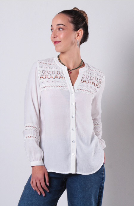 BLUSA MANGA LARGA BRODERY ABOTONADA EN DELANTERO ESCOTE V