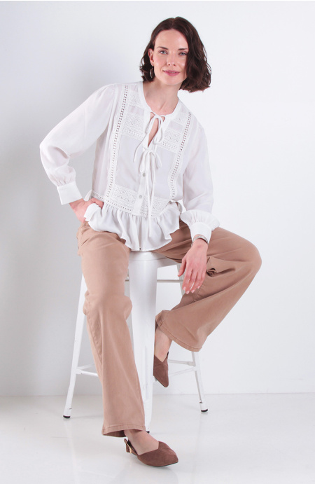 Blusa Manga Larga Bordery Escote V