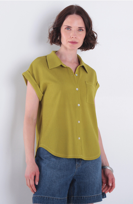 Blusa Manga Corta Abotonada En Delantero Con Bolsillo