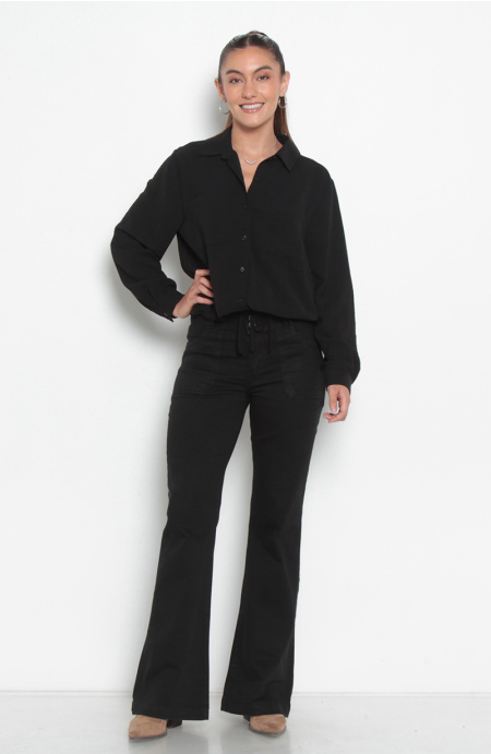 BLUSA MANGA LARGA SOLIDA CON CINTURA AJUSTABLE Y BOLSILLOS