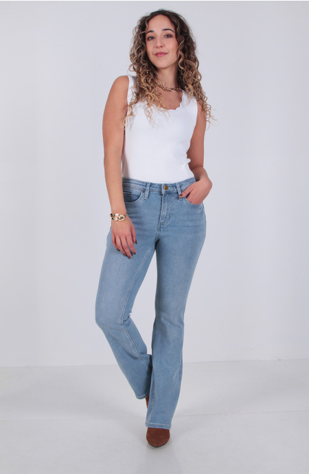 Jeans Recto Tiro Medio Pretina Basica 1 Boton