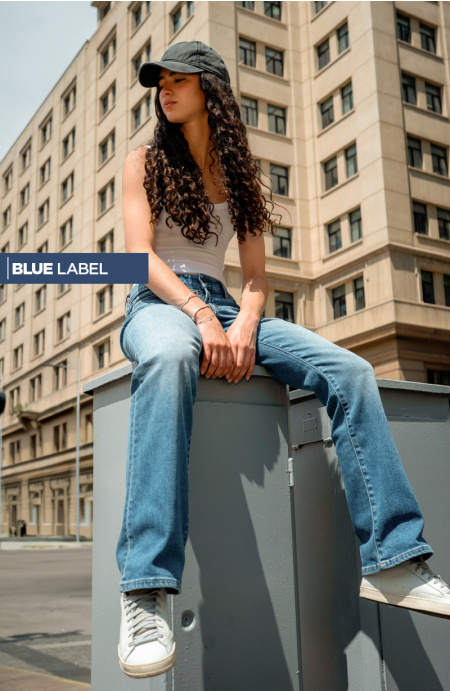 JEANS FLARE TIRO BAJO PRETINA BASICA 1 BOTON