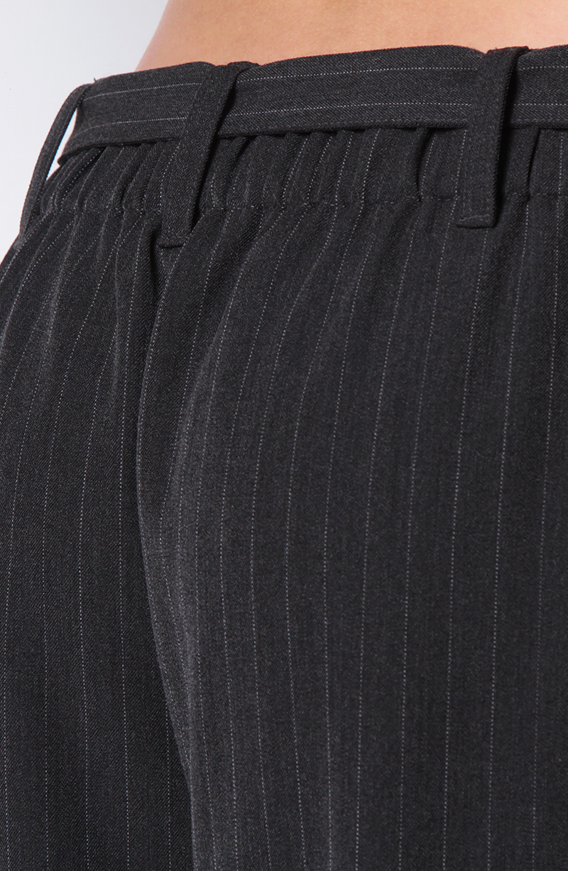 Pantalon Wide Leg Tiro Alto Pretina Basica Con Cinturon hover