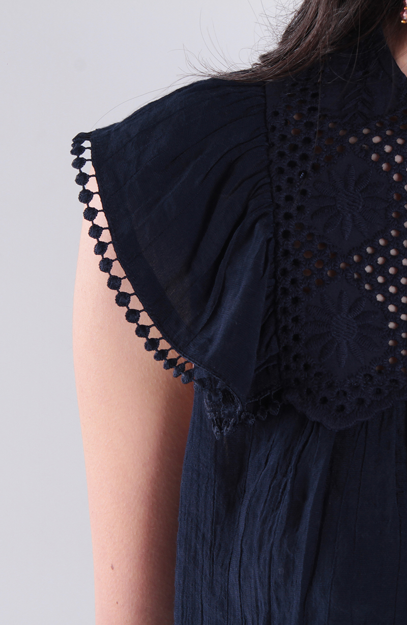 Blusa Manga Corta Abotonado En Delantero Con Encaje En Delantero hover