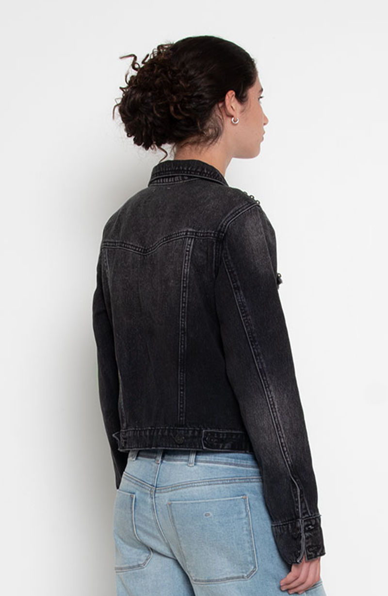 Chaqueta Denim Manga Larga Con Tachas Abotonada En Delantero hover