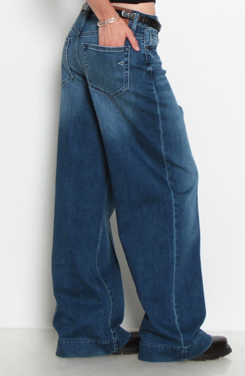 JEANS WIDE LEG TIRO ALTO PRETINA BASICA 1 BOTON hover