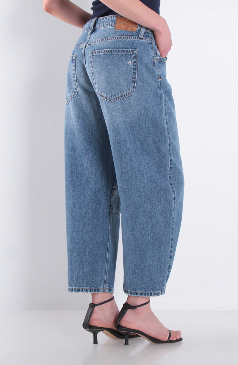 Jeans Crop Balloon Tiro Medio Pretina Basica 1 Boton hover