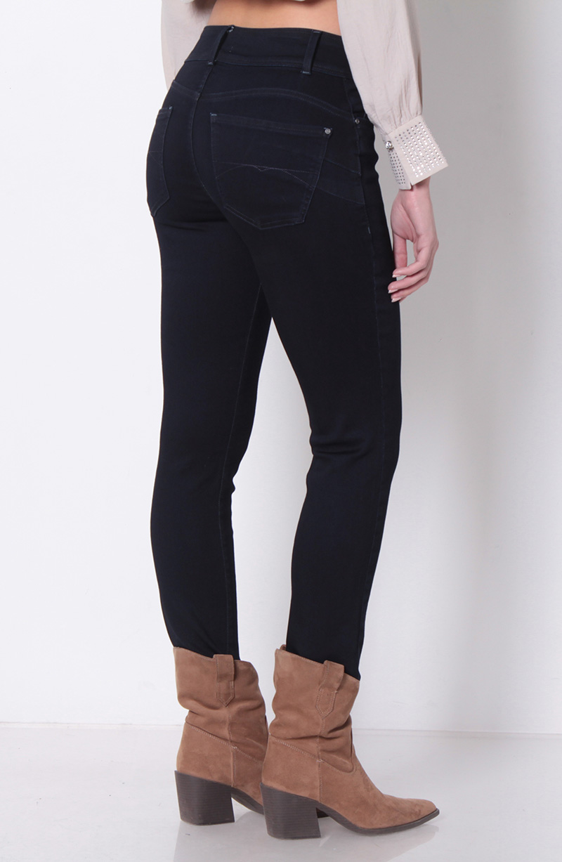 Jeans Slim Tiro Alto Pretina Media 2 Botones hover