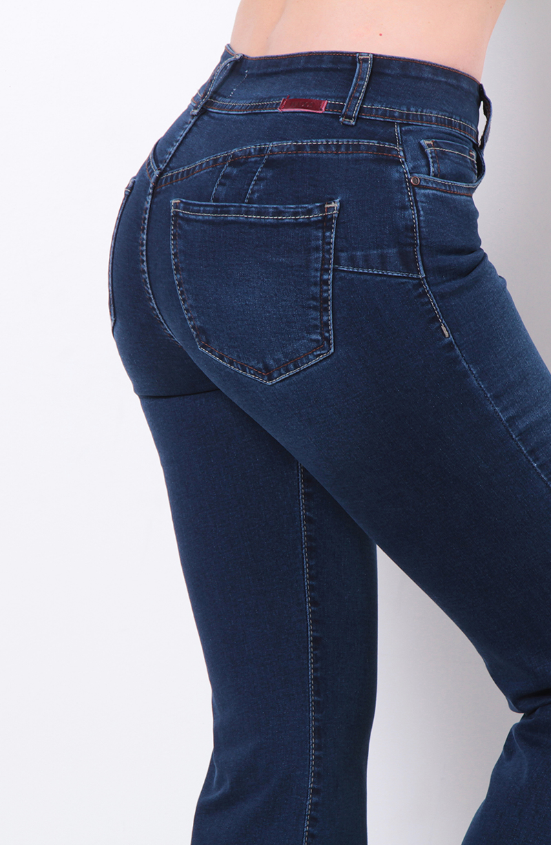 Jeans Tiro Alto, Pierna Flare, Push Up, Pretina Media Dos Botones hover
